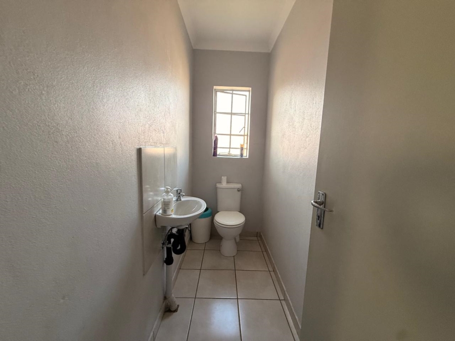 3 Bedroom Property for Sale in Waterkloof East North West